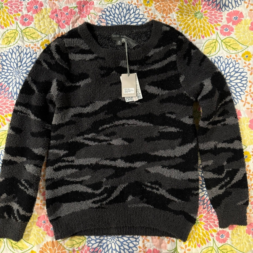 NWT xs barefoot dreams camo top
